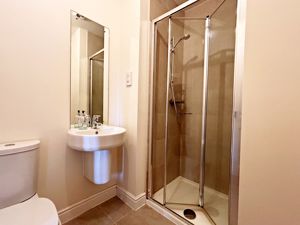 En-suite- click for photo gallery